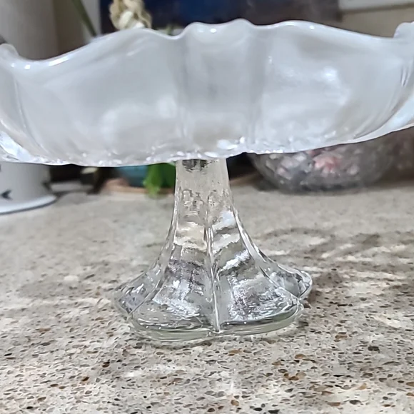 Mikasa Glass 1980s Era Christmas Story Footed 9 3/4" Bon Bon Candy Dish - Picture 2 of 2